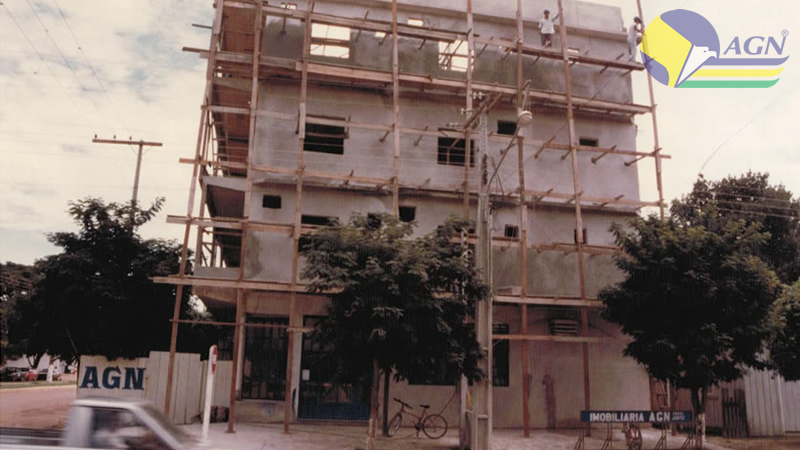 Construção da Antiga Sede na Av. das Sibipirunas